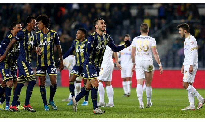 Fenerbahçe çeyrek final biletini iki golle aldı