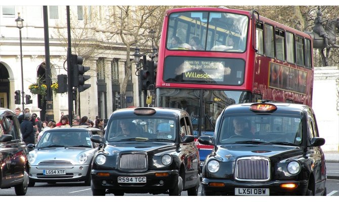 Süper zengin elitler gençlerin 'Londra hayalini' yıktı