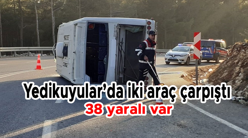 Yedikuyular'da iki araç çarpıştı çok sayıda yaralı var