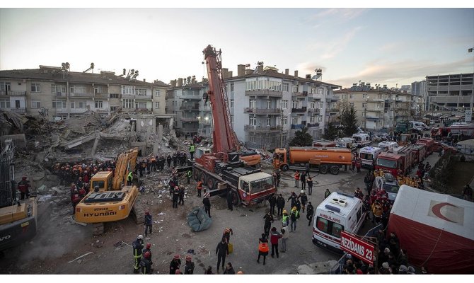 Elazığ'daki depremin üzerinden 48 saat geçti