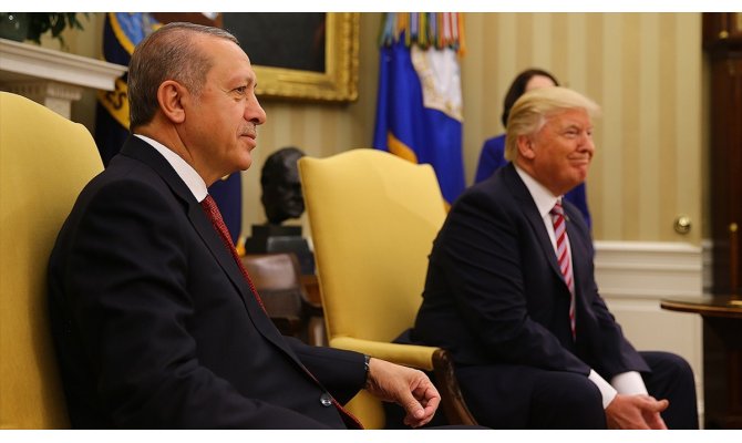 Trump, Cumhurbaşkanı Erdoğan'a Elazığ'daki deprem nedeniyle taziyelerini iletti