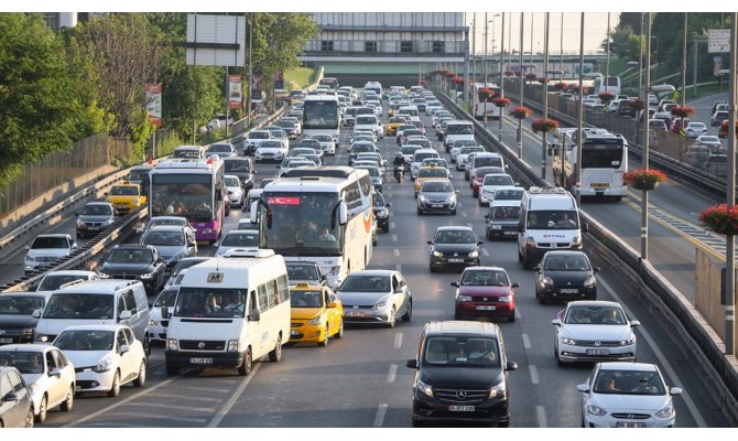 Trafiğe kayıtlı araç sayısı 23 milyonu aştı