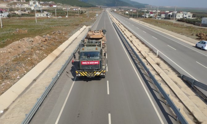 Sınır birliklerine tank sevkıyatı