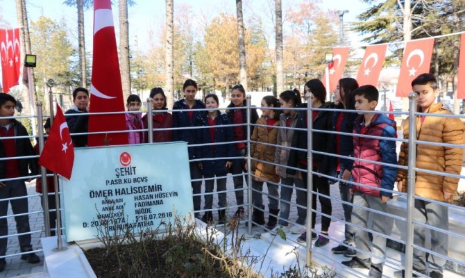 Şehit Ömer Halisdemir, doğum gününde unutulmadı