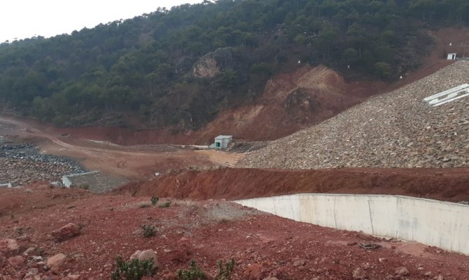 Uşak’ta baraj çatladı, 2 köyde evler boşaltılacak