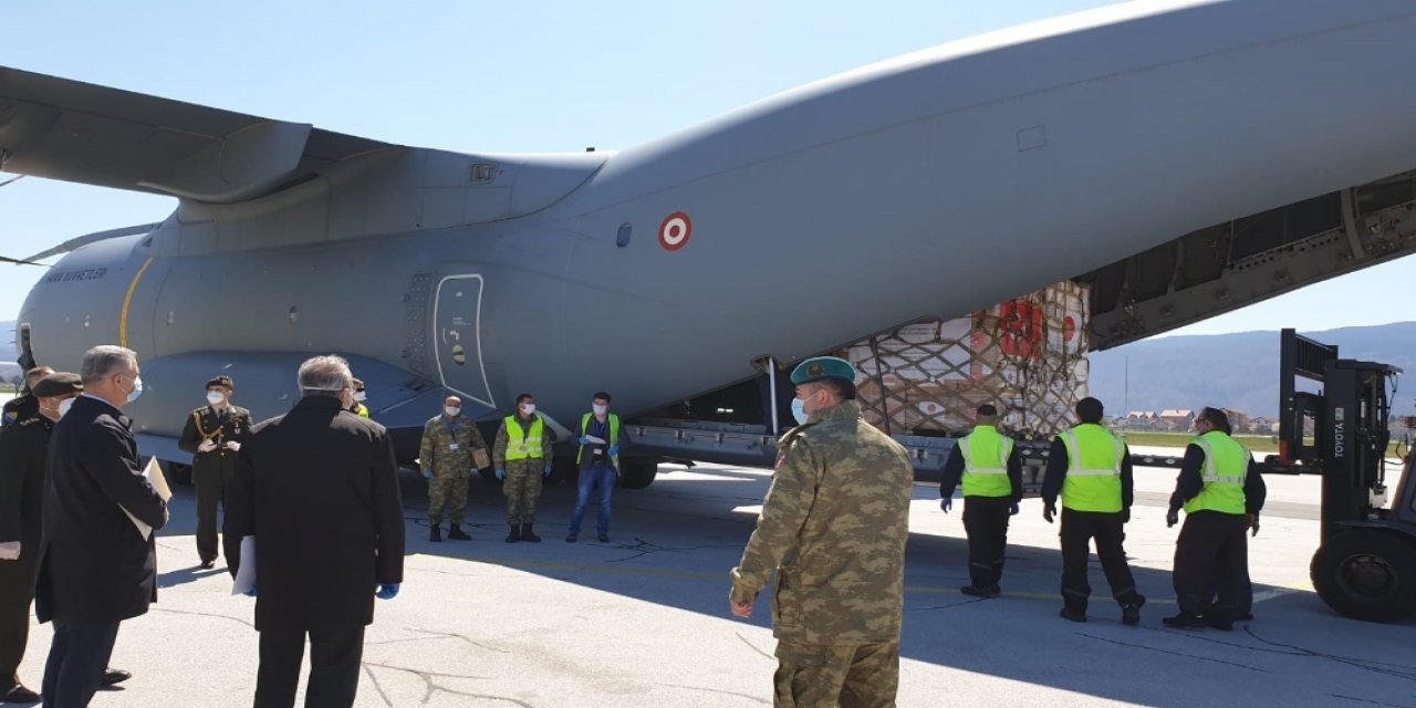 Sağlık malzemelerini taşıyan uçak Bosna Hersek’e ulaştı