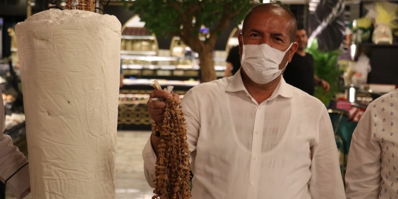 Maraş Dondurmasının 300 yıllık serüveni sürüyor