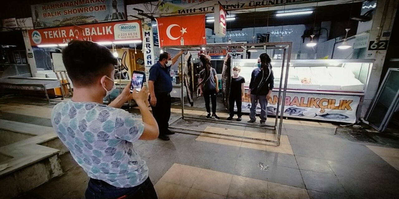 Bir buçuk metrelik yayın balıklarına büyük ilgi