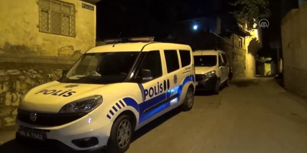 Polise vefa gösterdiler.. Doğuma yetiştiren polisin adını çocuklarına verdiler