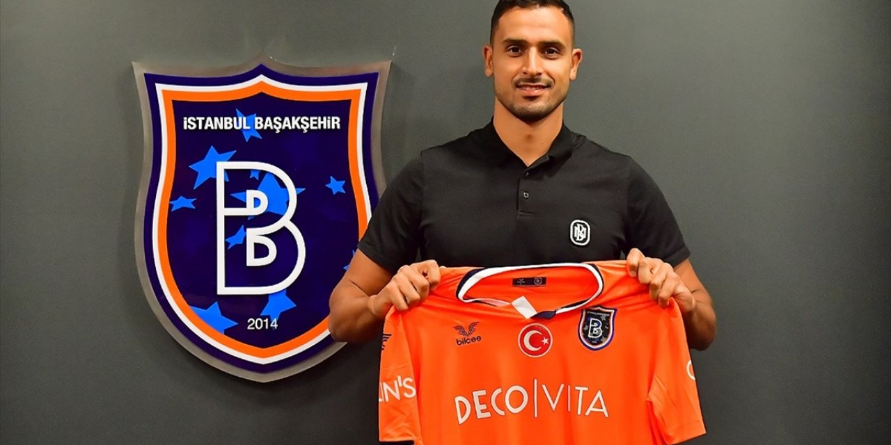 Medipol Başakşehir, Nacer Chadli'yi transfer etti