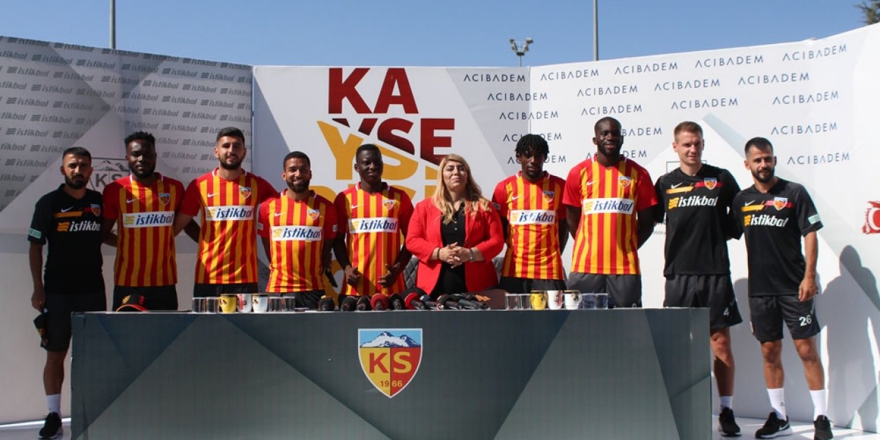 Kayserispor yeni transferleri tanıttı