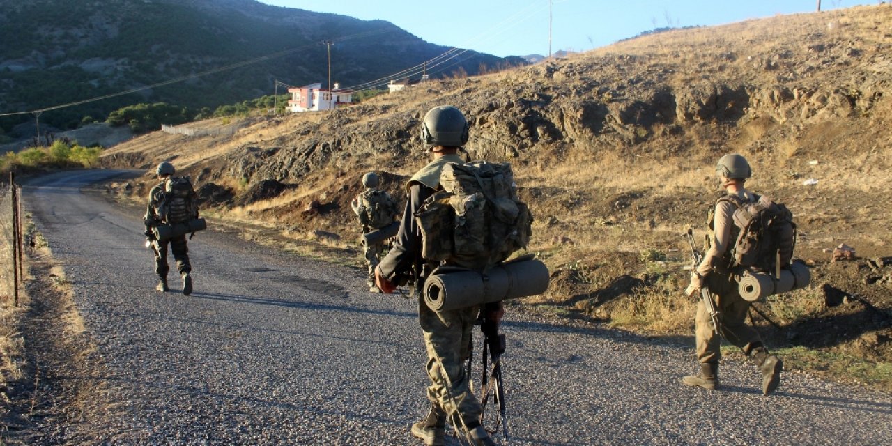 Yüksekova kırsalında silah ve mühimmat ele geçirildi