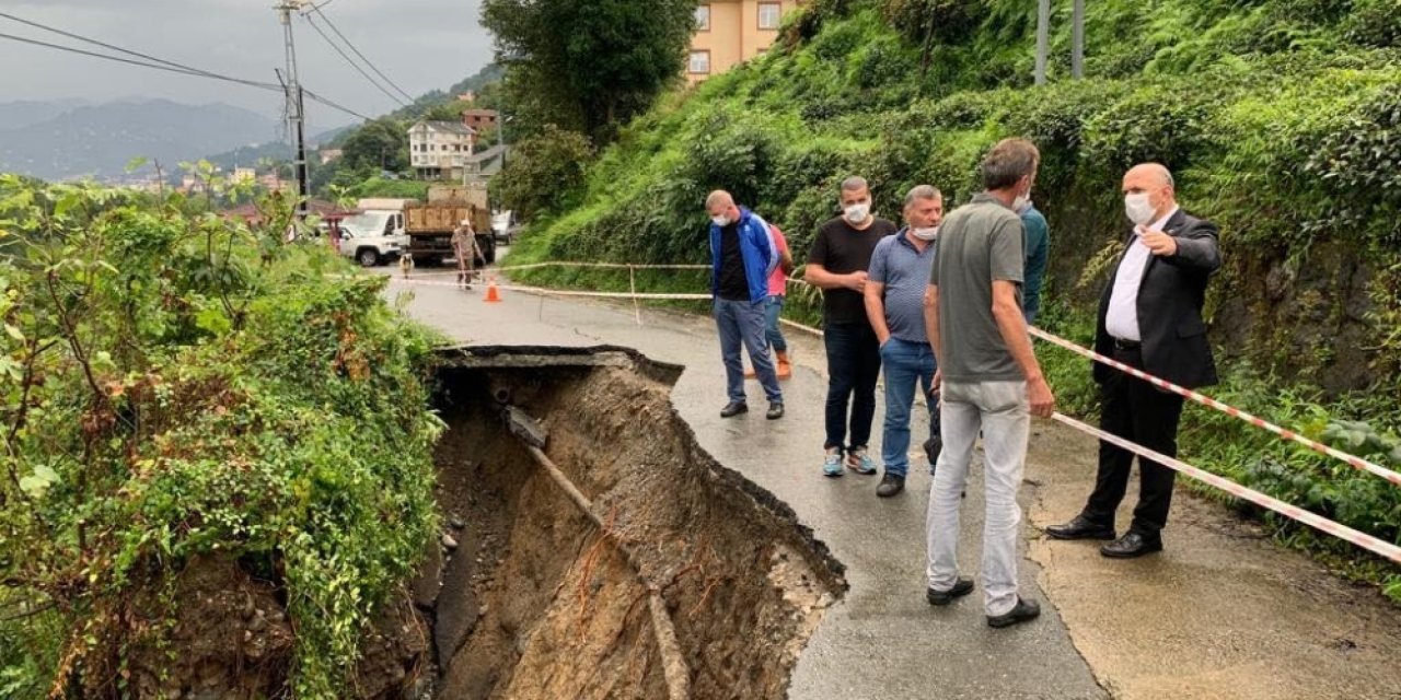 Rize’de şiddetli yağmur heyelanlara neden oldu