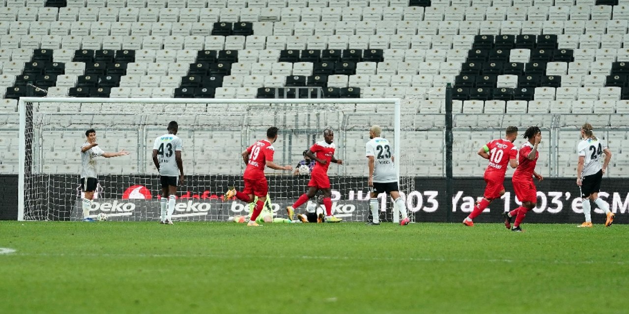 Beşiktaş Antalyaspor ile 1-1 beraber kaldı