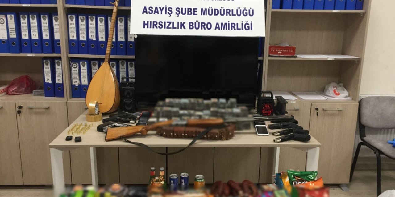 Çalıntı motorlarla market soygunu yaptılar