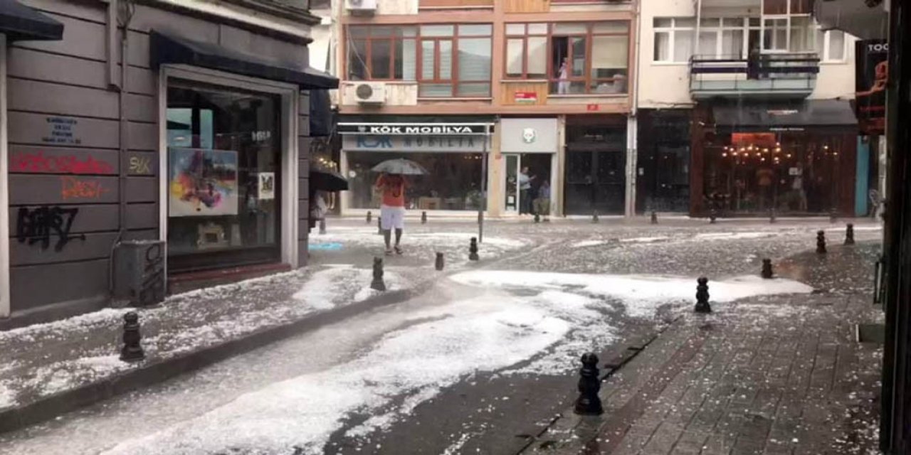 İstanbul’da ceviz büyüklüğünde dolu yağdı