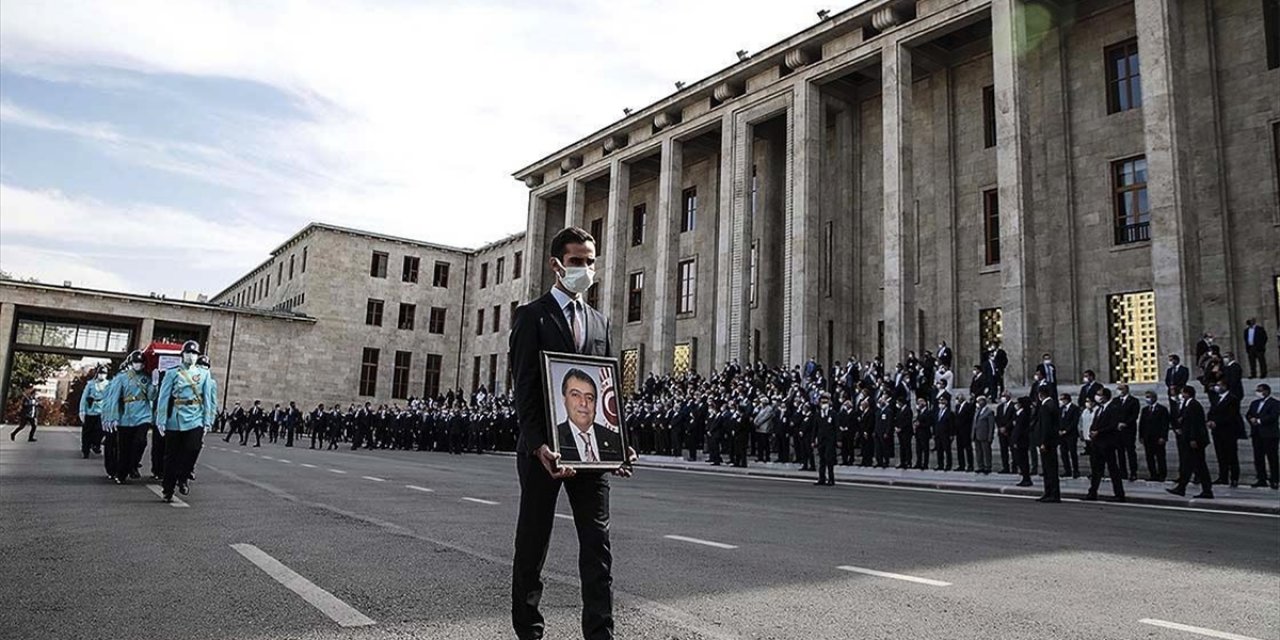 Eski Sağlık Bakanı Osman Durmuş için TBMM'de cenaze töreni düzenlendi