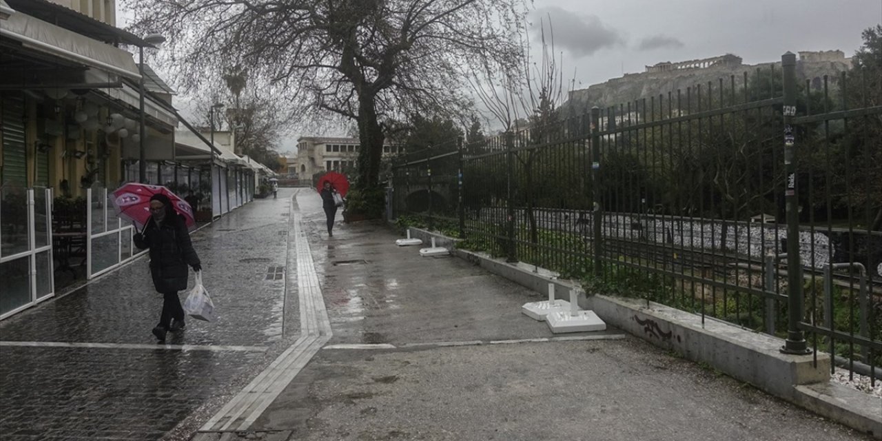 Yunanistan Kovid-19 nedeniyle ikinci kez karantinaya gidiyor