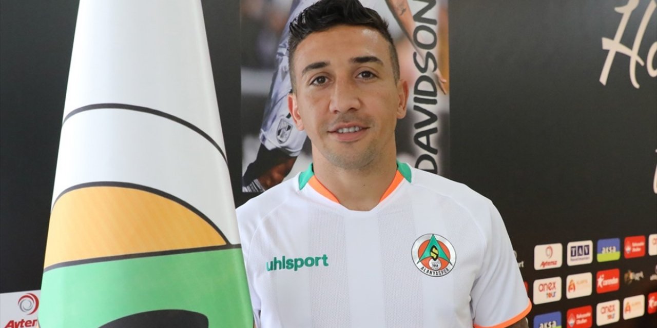 Alanyaspor'un Brezilyalı futbolcusu Davidson performansıyla beğeni topluyor