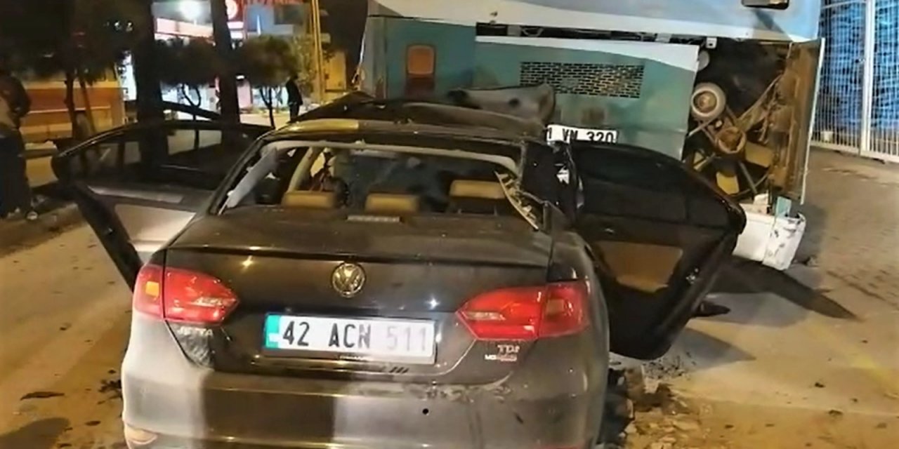 Otomobil işçi servisine arkadan çarptı