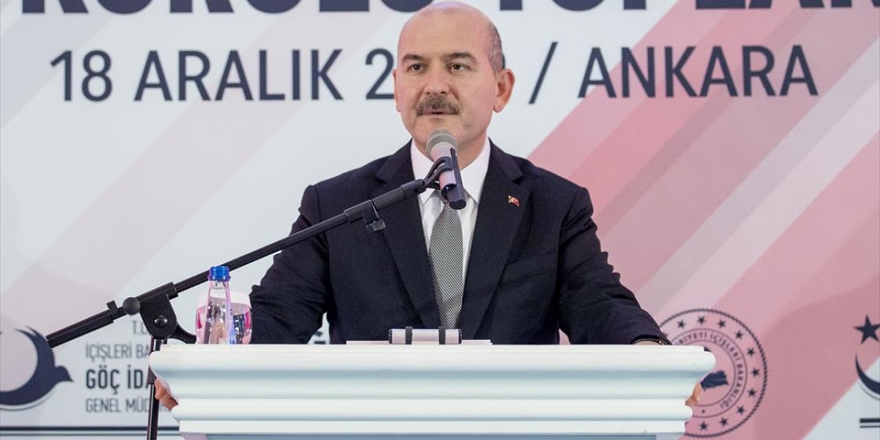 İçişleri Bakanı Soylu: 2020'de yakalanan düzensiz göçmen sayısı şu ana kadar 113 bin 865 oldu