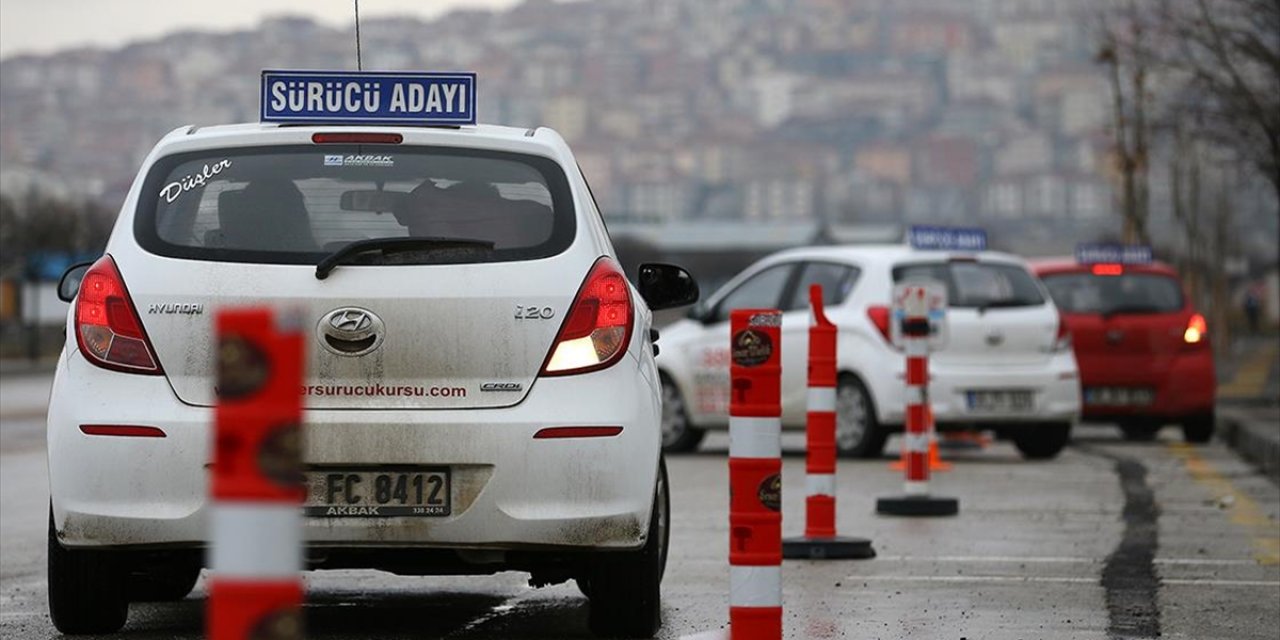 MEB'den sürücü ve çeşitli kursların hafta sonu yapılacak sınavlarına ilişkin düzenleme