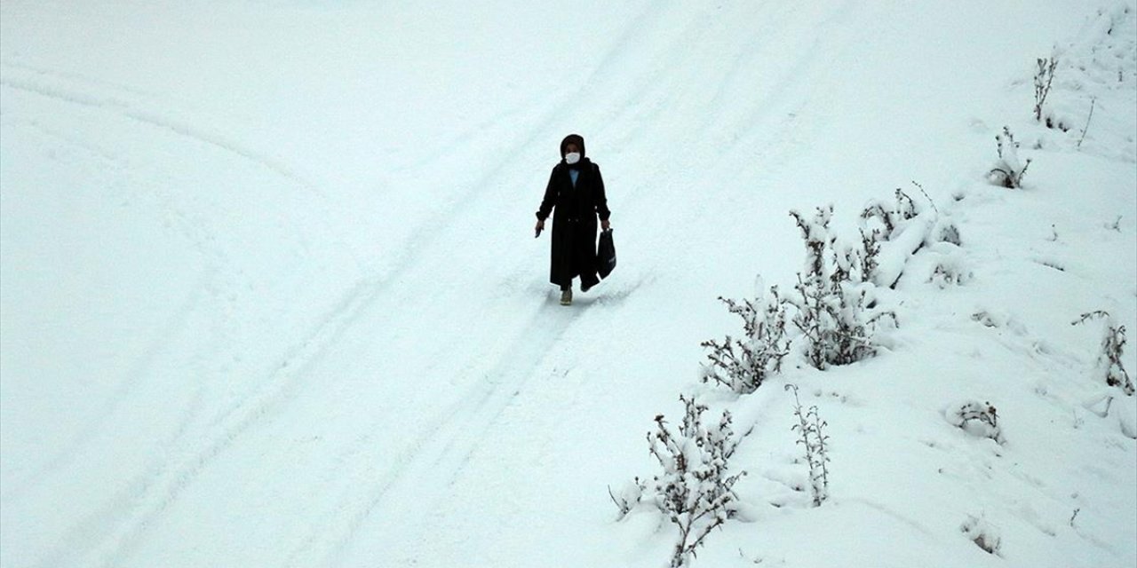 Doğu Anadolu'nun en soğuk kenti sıfırın altında 32 dereceyle Ağrı oldu