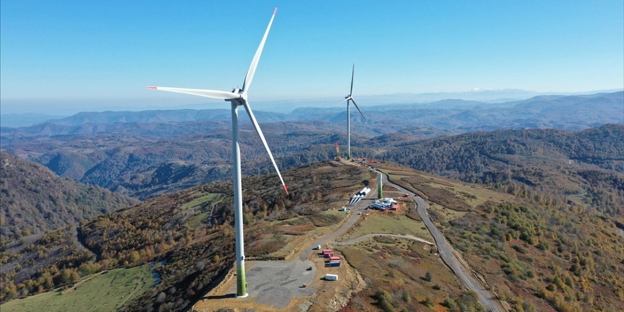 Türkiye'de geçen yıl yenilenebilir enerjiye yaklaşık 7 milyar dolar yatırım yapıldı