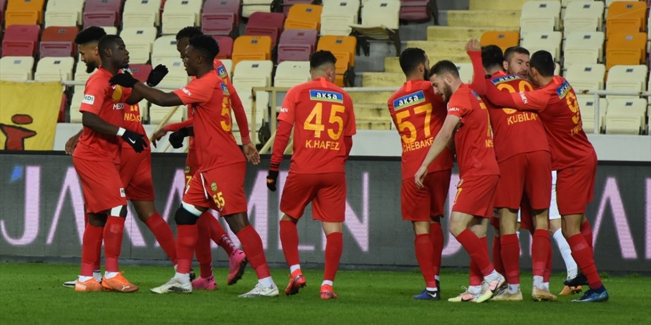 Yeni Malatyaspor sahasında Galatasaray'a geçit vermiyor