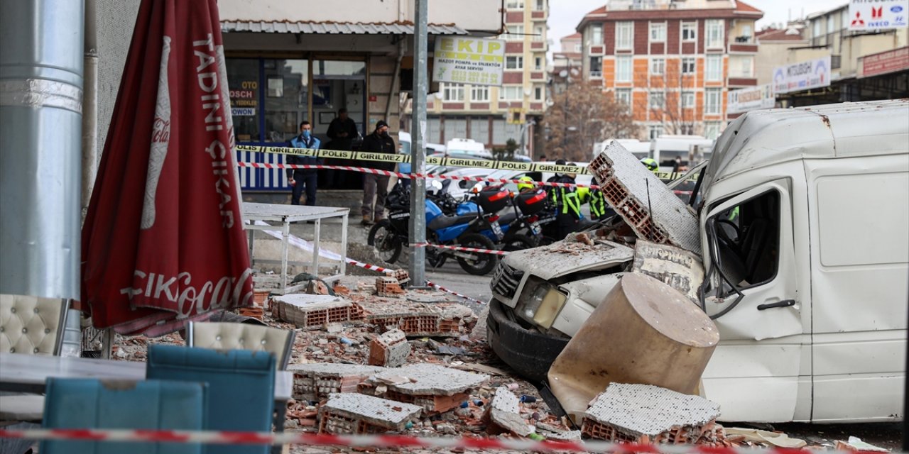 Bahçelievler'de bir iş yerinde patlama meydana geldi