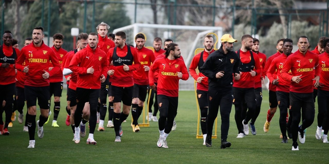 Göztepe, Süper Lig'de yarın Medipol Başakşehir'i konuk edecek