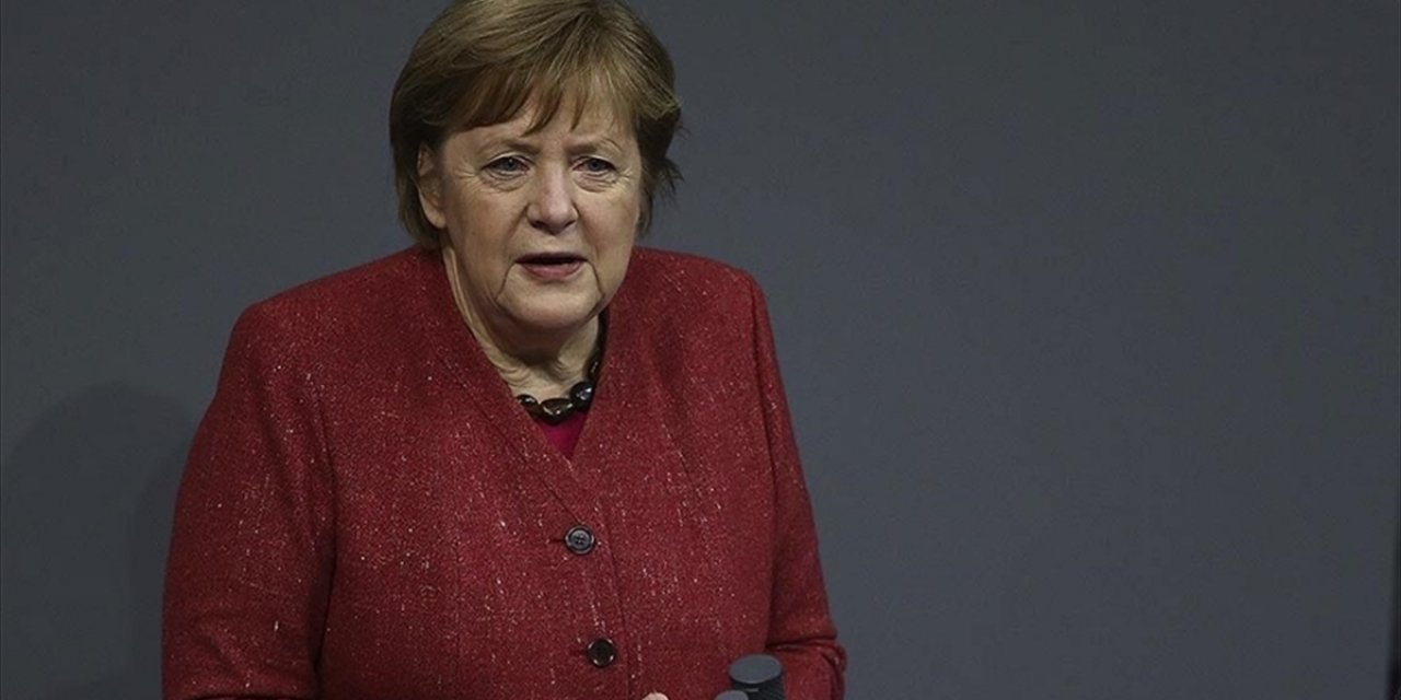 Almanya Başbakanı Merkel: Irkçılık ve nefret zehirdir