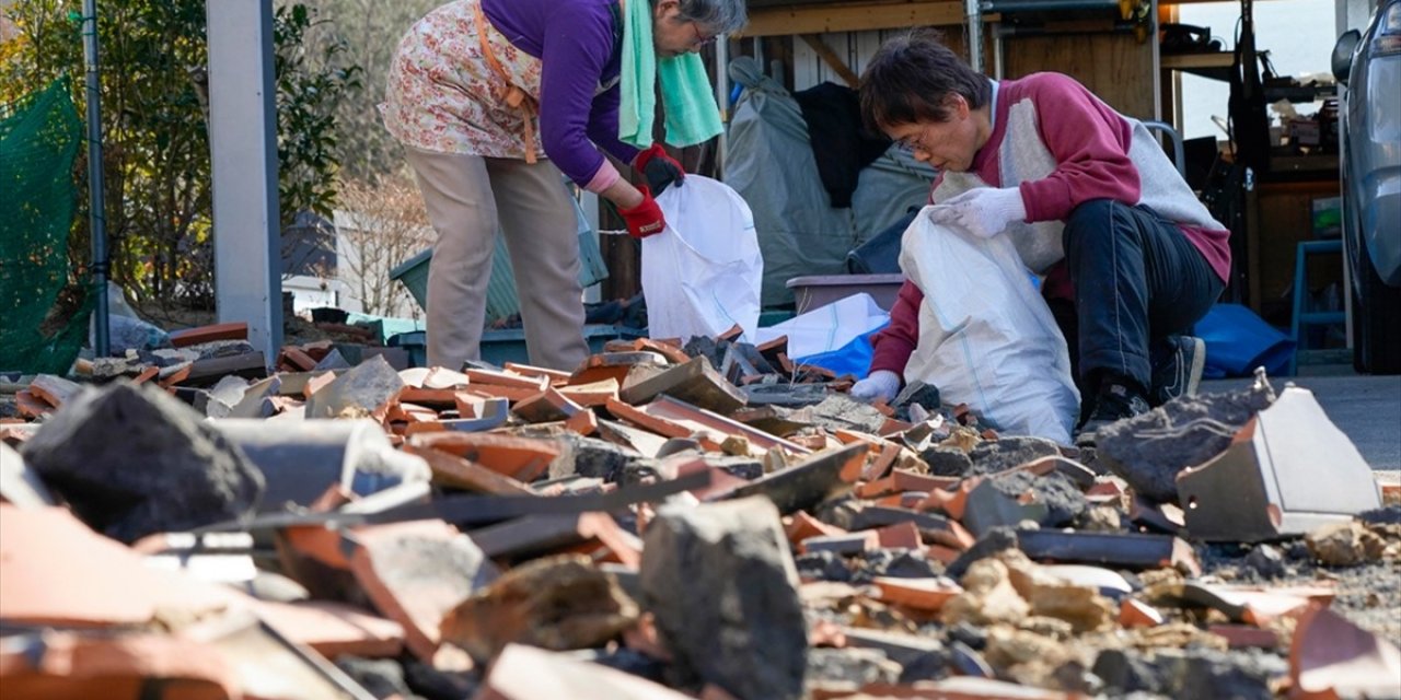 Fukuşima'daki 7,3'lük depremde 160 kişi yaralandı