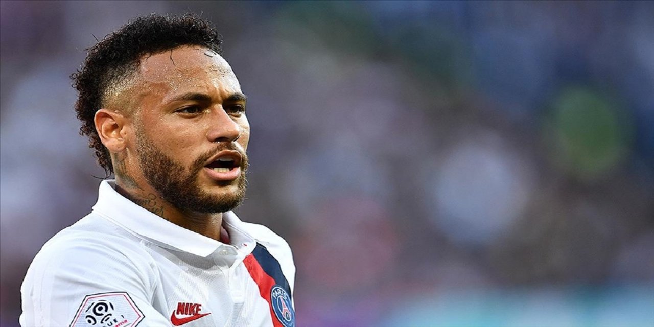 PSG'li Neymar Şampiyonlar Ligi'nde Barcelona'ya karşı forma giyemeyecek