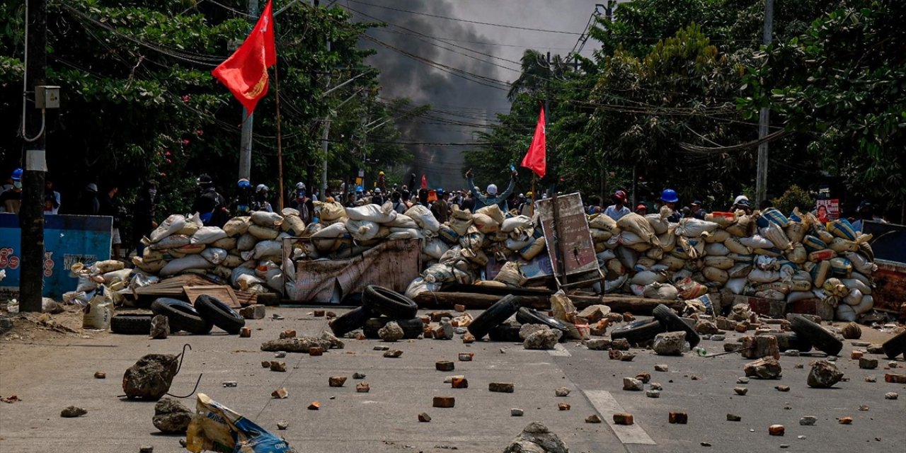 Myanmar'da protestolara ordunun müdahalesi sonucu 8 kişi yaşamını yitirdi