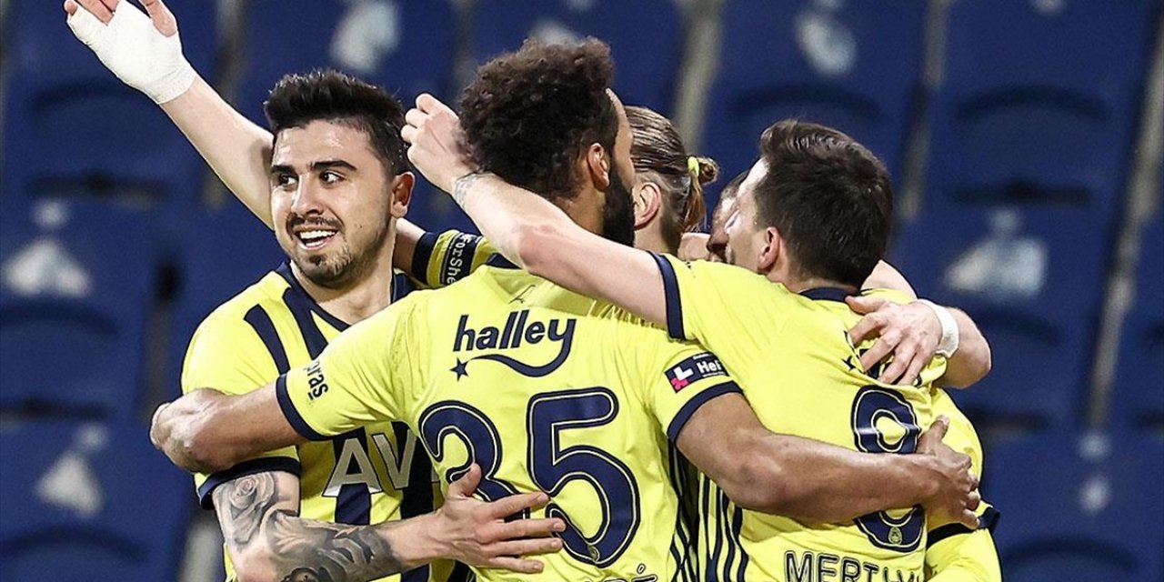 Fenerbahçe zirveyle farkı kapatıyor