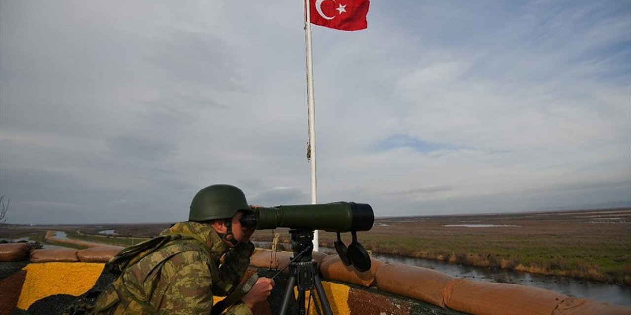 Yunanistan'a kaçmaya çalışan 8'i FETÖ mensubu 9 kişi yakalandı