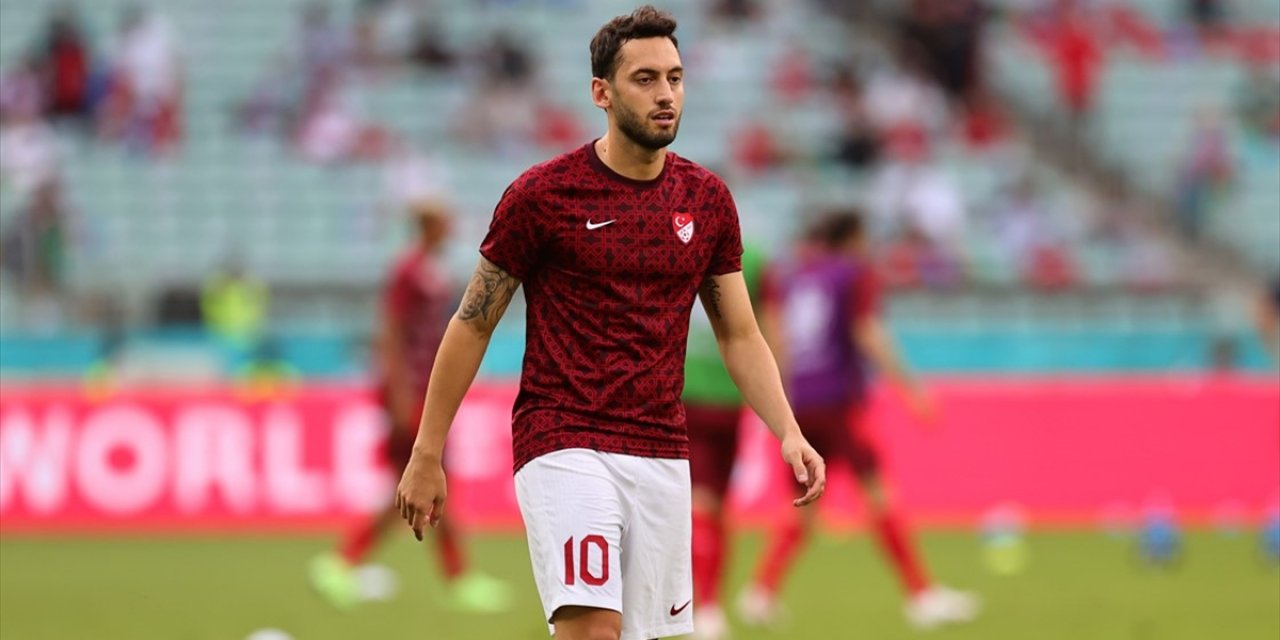 Inter, milli futbolcu Hakan Çalhanoğlu'nu kadrosu kattı