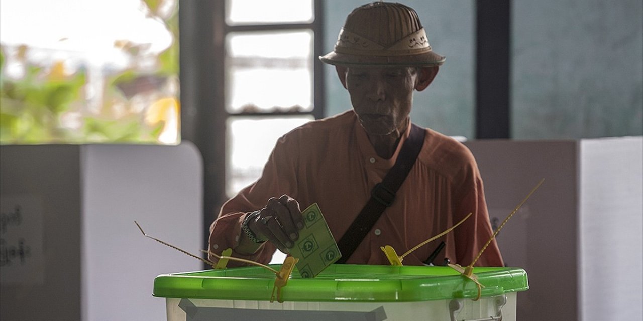 Myanmar askeri yönetimi, 2020'deki seçimde oyların üçte birinin hileli olduğunu öne sürdü