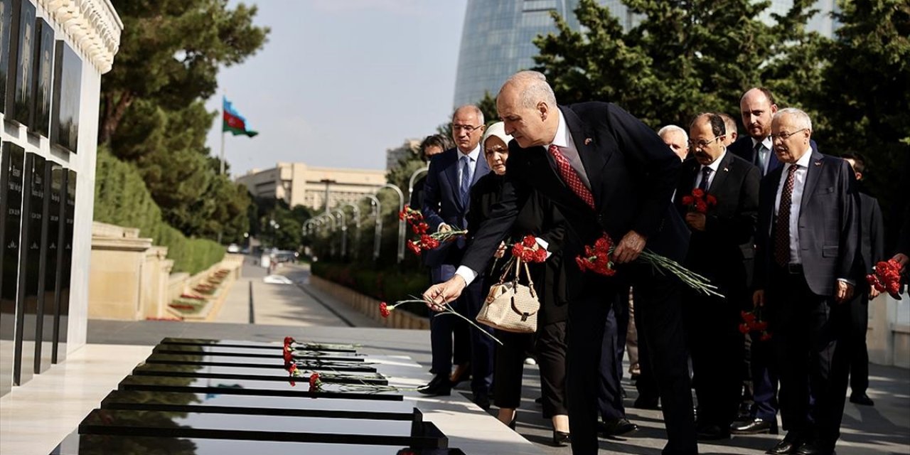 AK Parti heyeti Azerbaycan'da şehitlikleri ziyaret etti