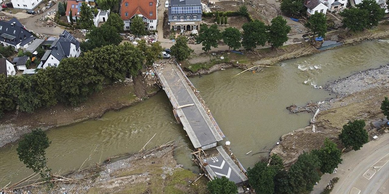 Avrupa'daki aşırı yağışların, 2100 yılına kadar karalarda 14 kat artması bekleniyor