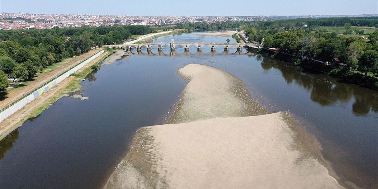 Edirne'de sıcaklar nehirlerin su seviyesini düşürürken tarımsal üretimi de olumsuz etkiliyor