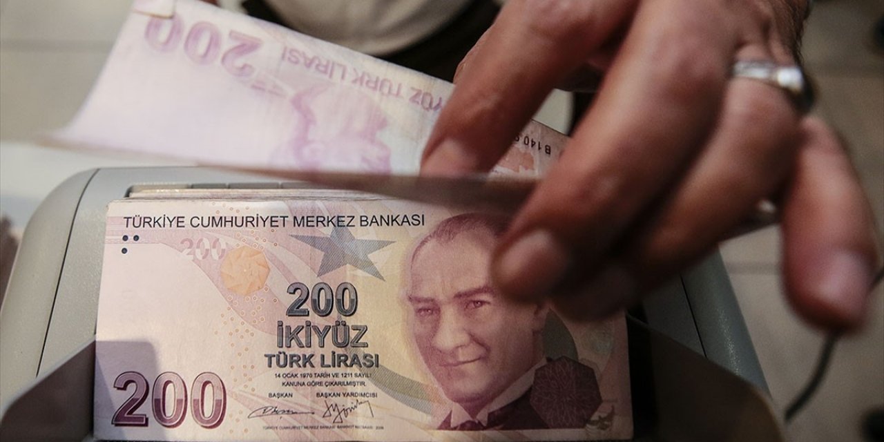 Kısa çalışma ödeneği, nakdi ücret desteği ve işsizlik ödeneği kapsamında 8 milyon kişiye 57 milyar lira ödendi