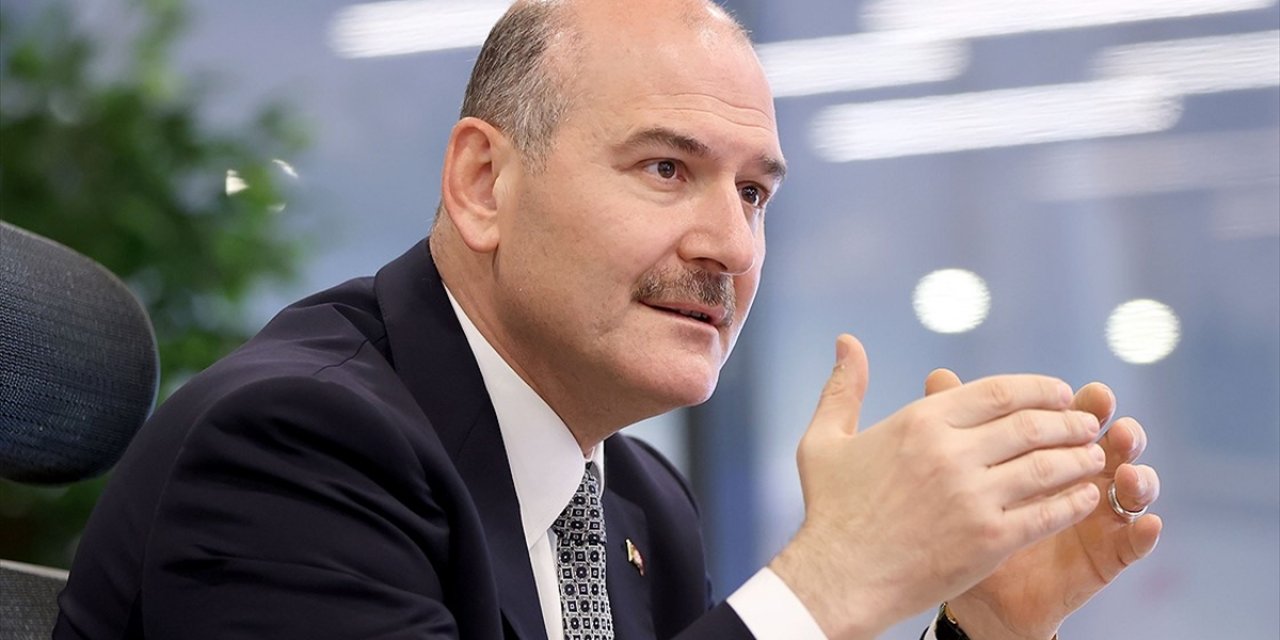 İçişleri Bakanı Soylu: 2021'de 253 bin 299 kişinin ülkemize yasa dışı yollarla girişi sınırlarımızda engellenmiştir