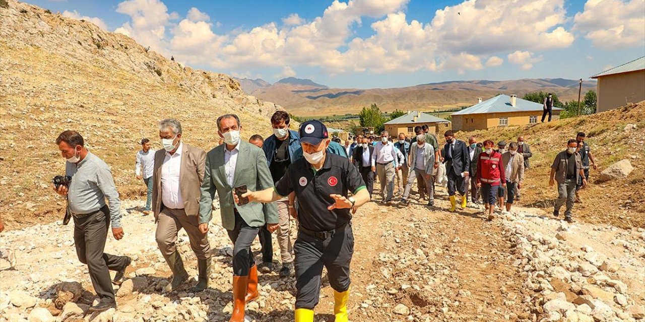 TOKİ, Van'daki selzedeler için yeni evler yapacak