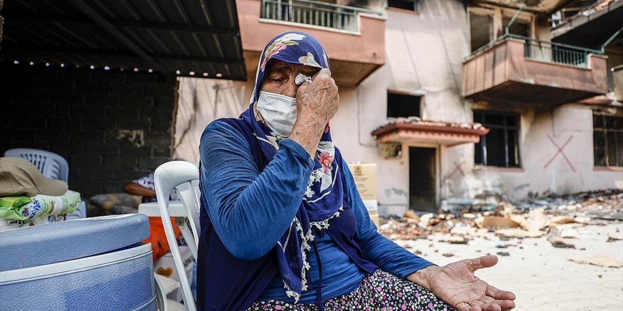 Manavgat'taki yangında evi zarar gören kadın yaşadıklarını gözyaşıyla anlattı