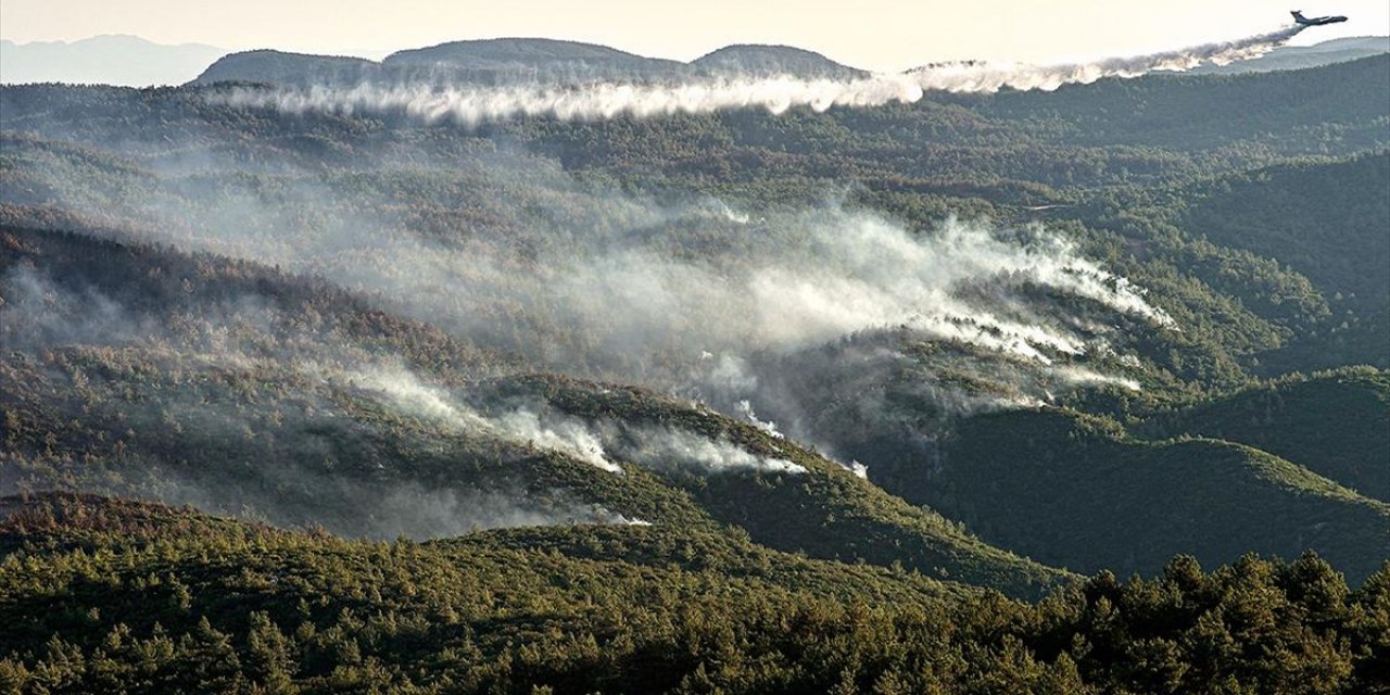 Muğla Valiliği: Kentteki yangınlara 7 Uçak, 39 Helikopter, 2 İHA, 10 bin 547 personel, 2 bin 545 araçla müdahale edildi