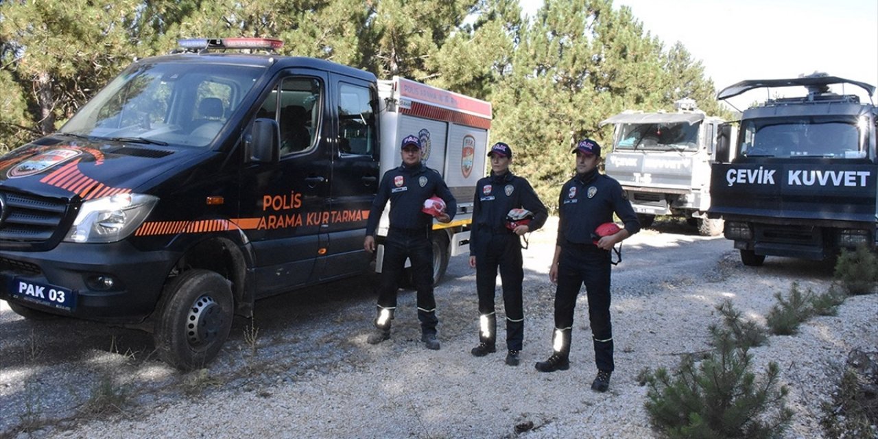 Polis Arama Kurtarma ekipleri Muğla'daki orman yangınlarında görev alıyor