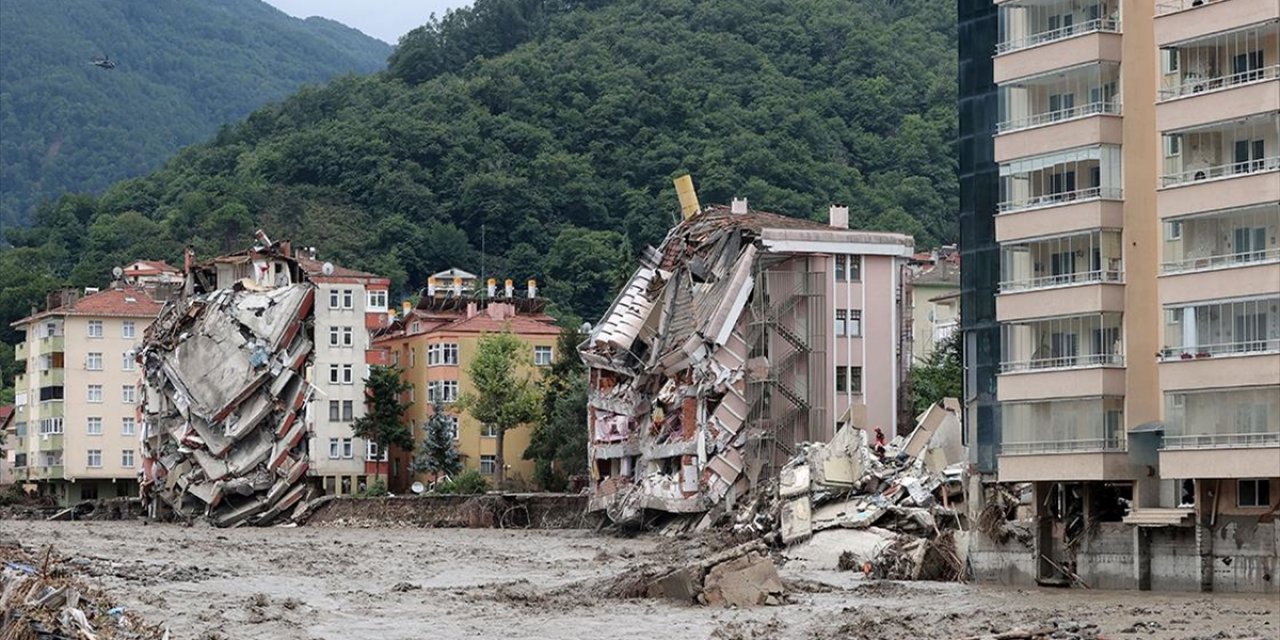 AFAD: Sel nedeniyle Kastamonu'da 25, Sinop'ta 2 kişi hayatını kaybetti