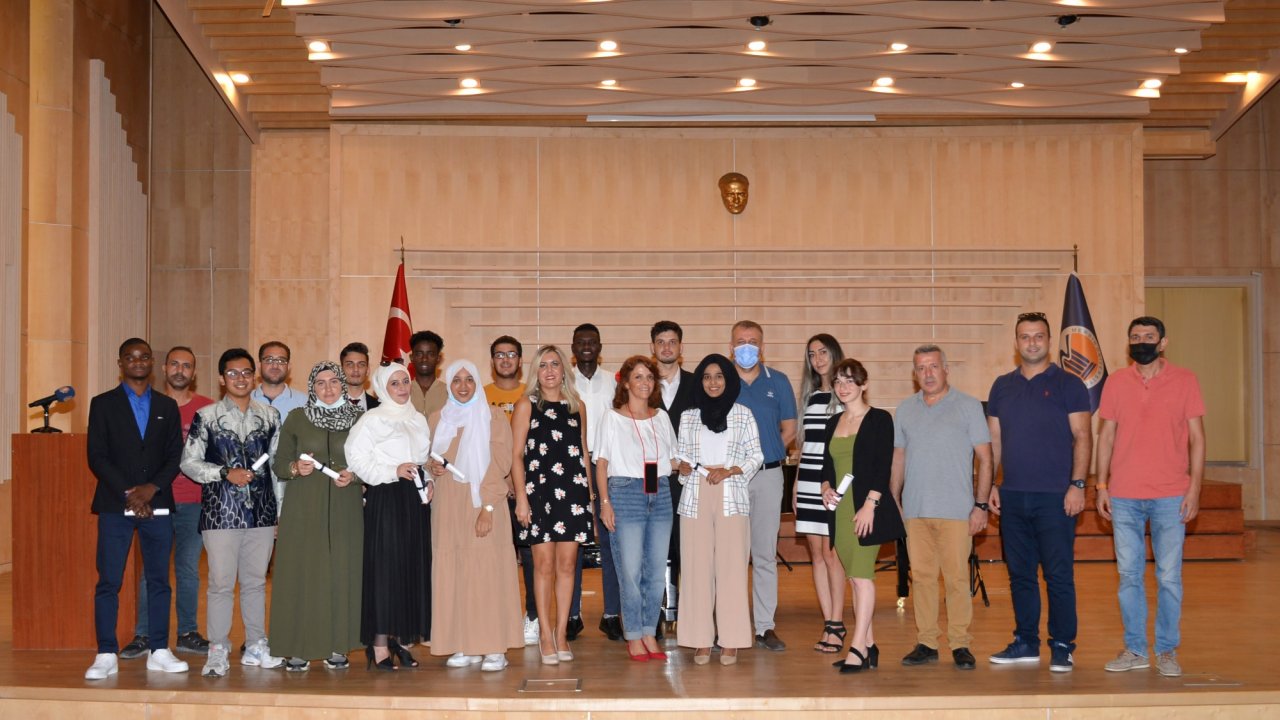 Mersin Üniversitesi Türkçe Öğretimi Uygulama ve Araştırma Merkezi Mezuniyet Töreni Düzenlendi